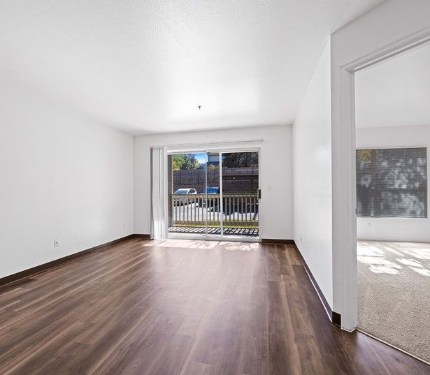 Apartments in Denver - Jefferson Square - Spacious Interiors