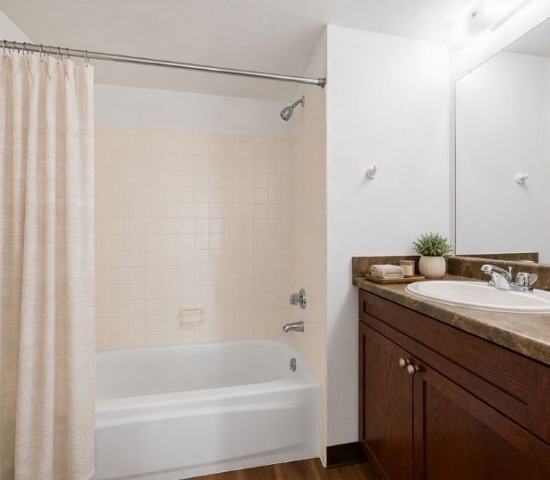 Jefferson Square Apartments near Tamarac - Bathroom