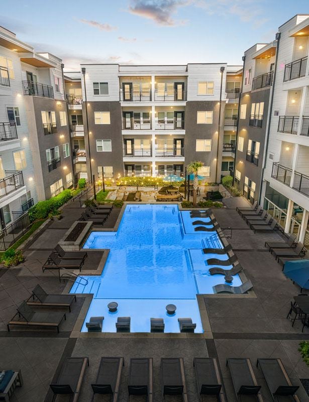 Apartments in Knox-Henderson, TX - Larq Henderson Resort-style pool area