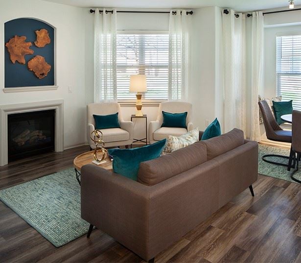 Parker apartments near Charles Schwab - The Meadows At Meridian upgraded homes