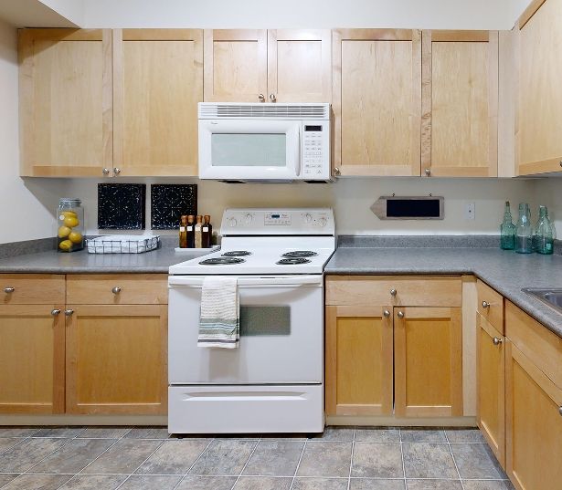 The Lodge at Redmond Ridge apartments in Redmond near Microsoft - fully equipped kitchen