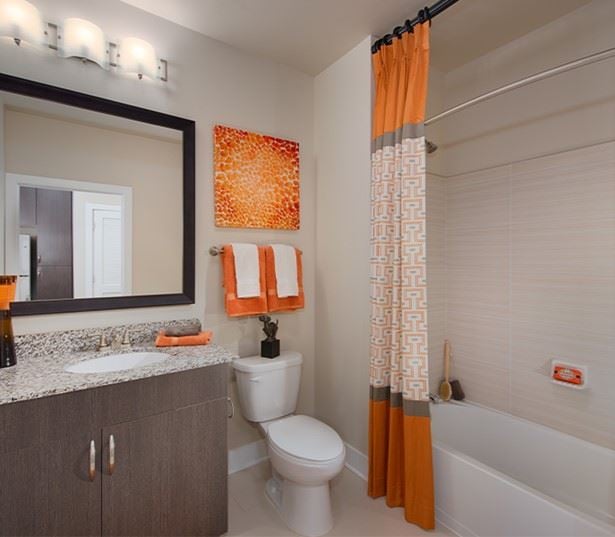Mallory Square - Apartments near National Cancer Institute - modern bathrooms