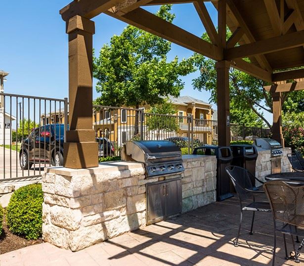 Gallery Apartments Near Hutto Lake Park, Hutto, TX Glenhaven at