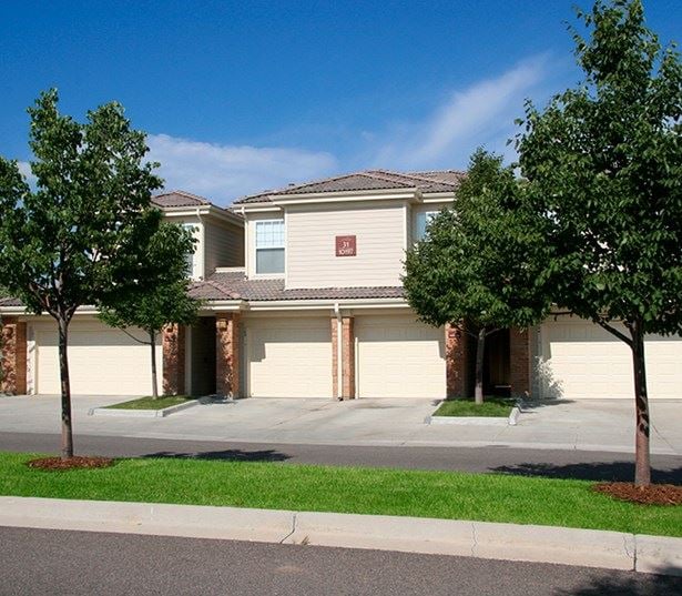 Meridian Business Park apartments - The Meadows At Meridian Attached and detached garages