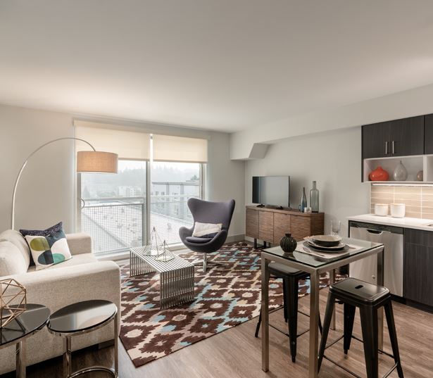 Bellevue Square apartments near Nintendo - Metro 112 Apartments - floor to ceiling windows
