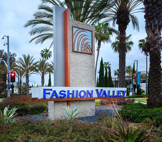 Cabrillo Heights Park apartments for rent - Mira Bella Fire pit Lounge