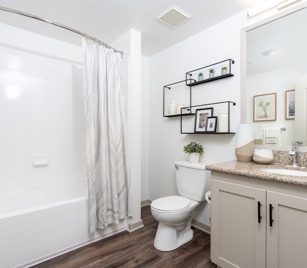 Pet Friendly Apartments near Miramar - Mira Bella - Bathroom