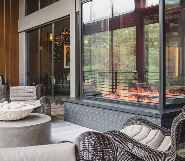 Cumberland apartments in Atlanta, GA | Vinings Lofts and Apartments | clubroom porch