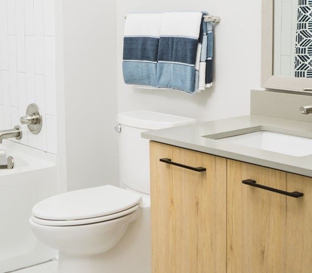 Atlanta, GA apartments | Vinings Lofts and Apartments | soaking tub