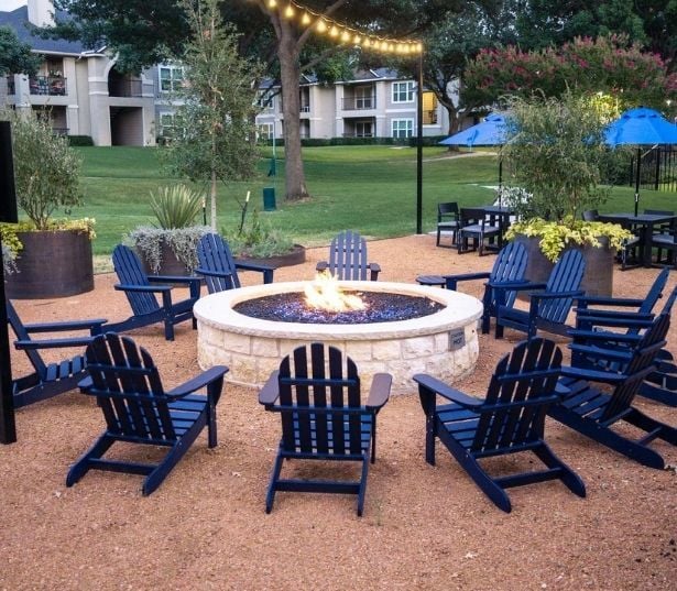 Grapevine Apartments for Rent - Montelena - Biergarten