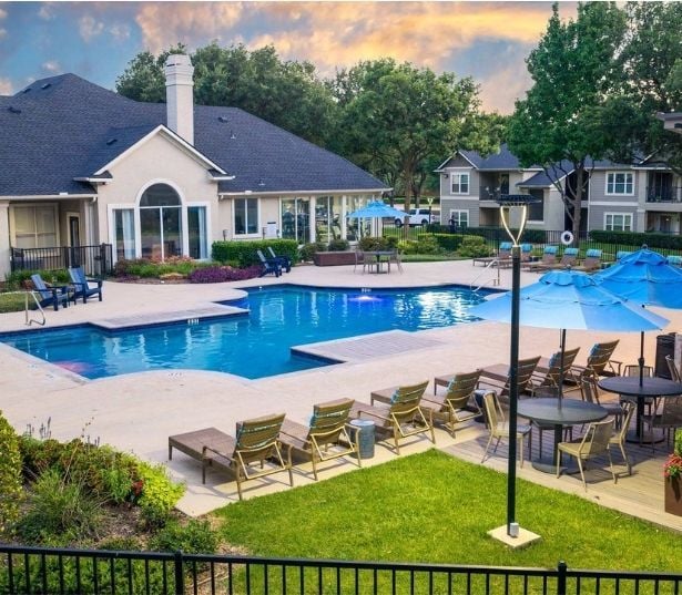 Montelena Apartments - Southlake, TX Apartments - Pool deck
