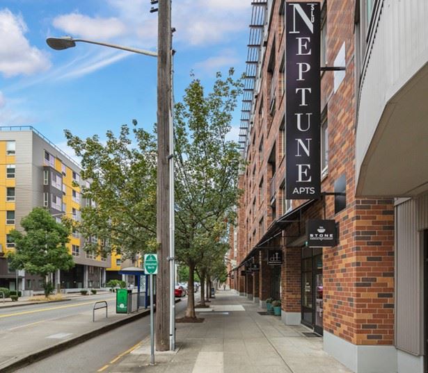 Neptune apartments for rent in Seattle Center near Facebook - Prime SLU location