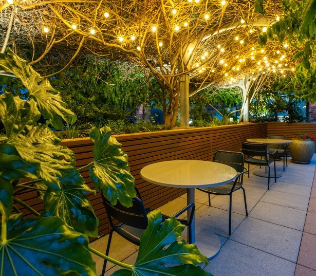 Neptune SLU Apartments for Rent in Seattle - Courtyard Seating