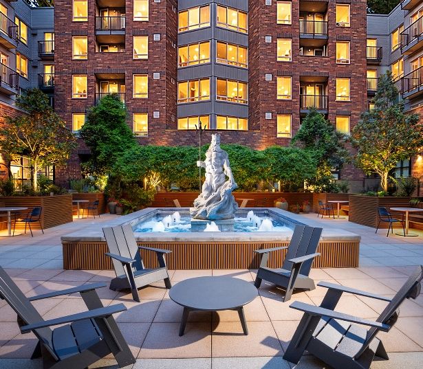 Downtown Seattle Apartments for Rent - Neptune SLU Apartments - Fountain