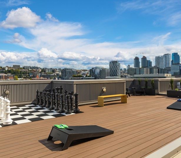 South Lake Union apartments for rent near Amazon - Neptune Rooftop terrace and lounge area
