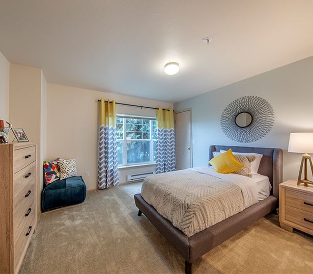 Beaverton apartments near Quatama MAX station - Quatama Crossing spacious Bedrooms