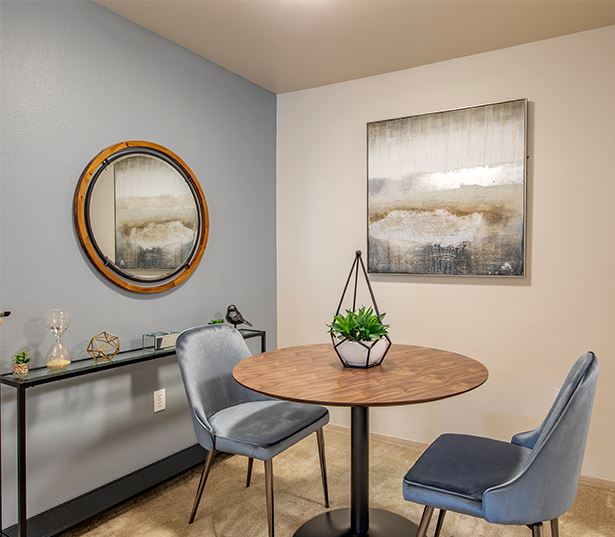 Beaverton apartments in the Hillsboro School District - Quatama Crossing dining room