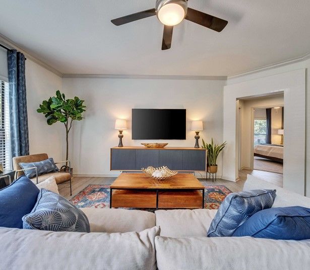 Pet Friendly Apartments in Austin - Ridgeview Apartments - Living Room