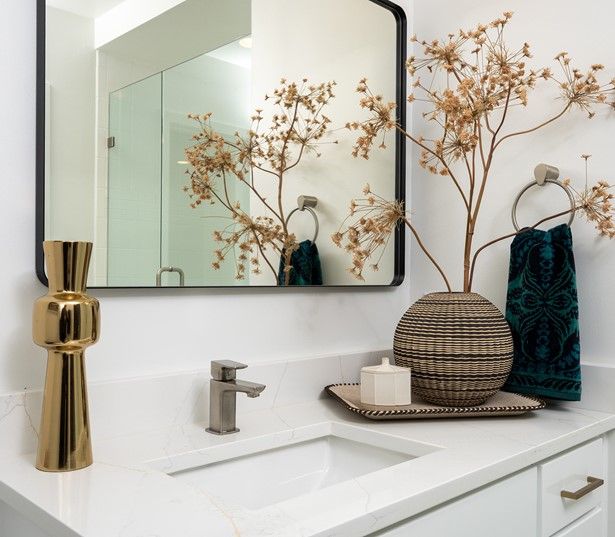 SkyHouse Austin apartments downtown - Bathroom