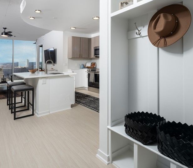 apartments for rent in downtown austin tx - SkyHouse Austin - Entry with Hall Tree