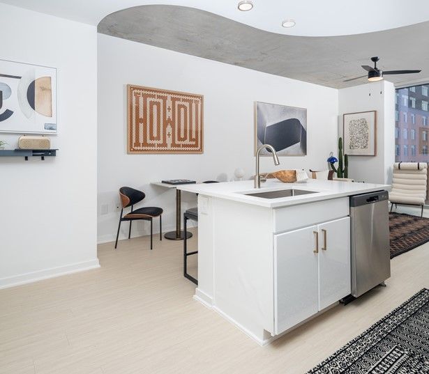 Rainey Street apartments for rent downtown - SkyHouse Austin - Living Room