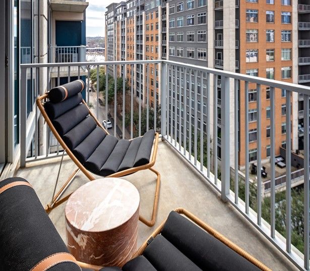 Lady Bird Lake apartments for rent - SkyHouse Austin views of Lady Bird Lake - Patio
