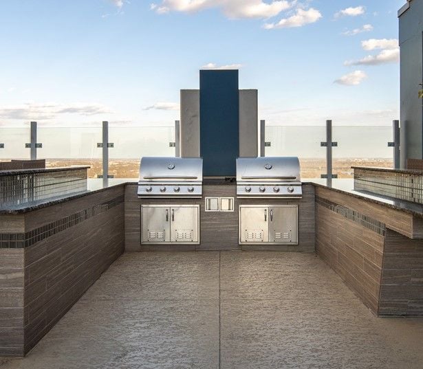 Downtown Austin apartments - SkyHouse Austin Rooftop Deck