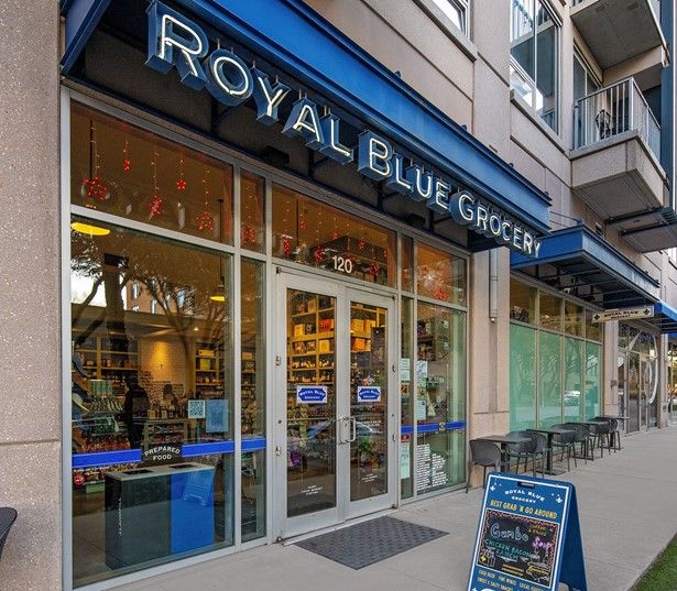 SkyHouse Austin Apartments with Retail - Royal Blue Grocery