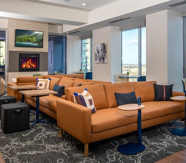 Austin tx apartments downtown - SkyHouse Austin - Sky Lounge