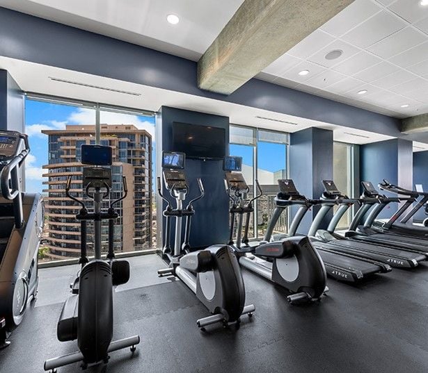 SkyHouse Dallas - Health Club - High Rise Apartments in Dallas