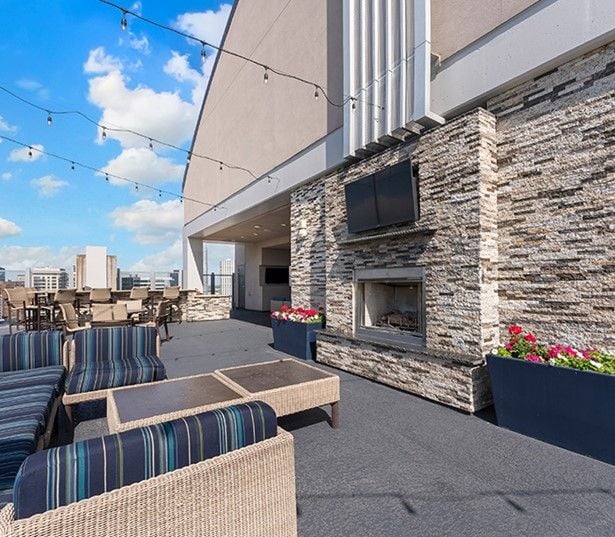 SkyHouse Dallas - SkyDeck virtual tour - Katy Trail Apartments