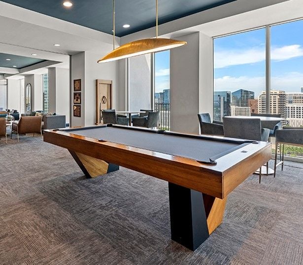 SkyHouse Dallas - Dallas TX - Apartments in Downtown Dallas TX - SkyLounge