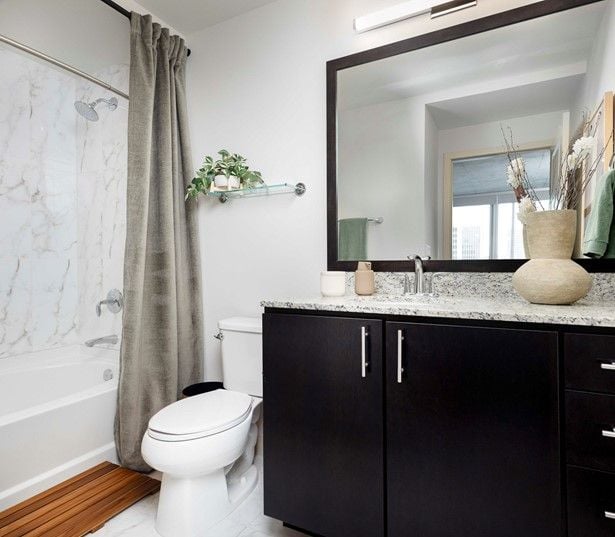 River Oaks District apartments for rent in Houston - SkyHouse River Oaks bathrooms