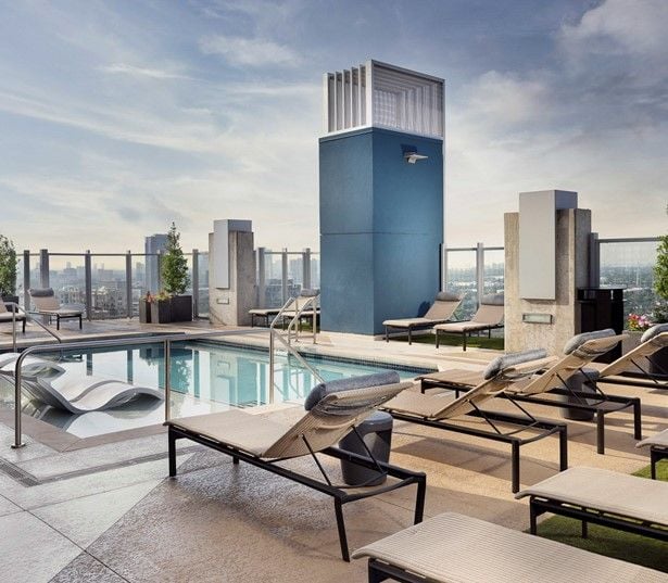 River Oaks District High Rise Apartments in Houston - SkyHouse River Oaks pools