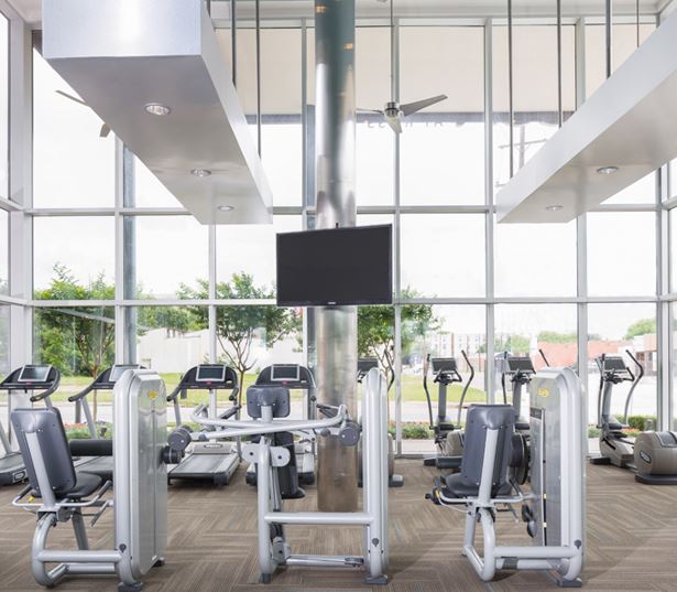 The Icon at Ross - fitness center - Apartments near Baylor University Medical Center Dallas