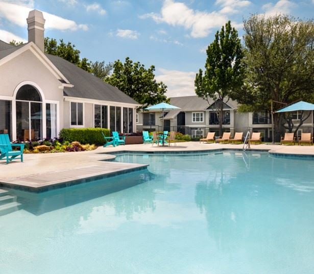 Montelena Apartments - DFW Airport Apartments - swimming pool