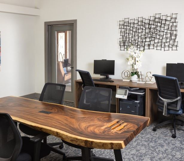 Slaughter Lane apartments for rent in South Austin - Ridgeview - Business Center
