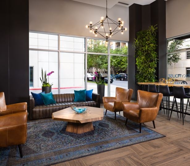 Downtown austin apartments - SkyHouse Austin Located on Austin's Lady Bird Lake - Modern lobby