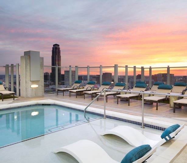 River Oaks apartments Houston - SkyHouse River Oaks rooftop