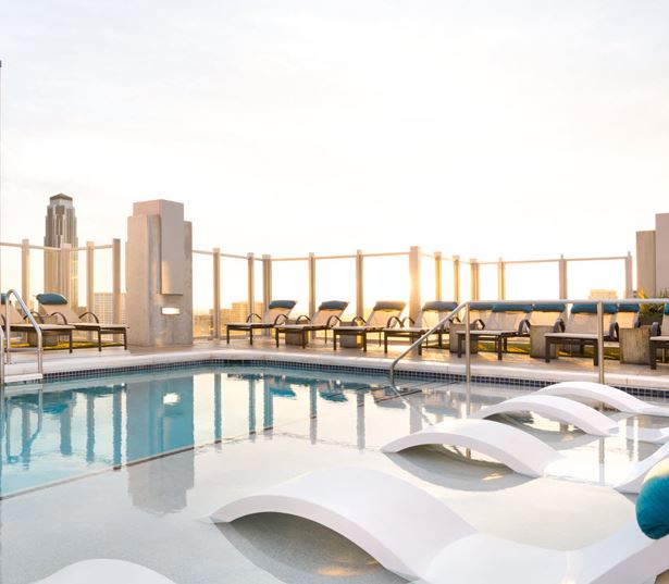 River Oaks District High Rise Apartments in Houston - SkyHouse River Oaks pools