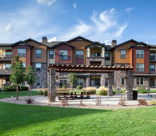 Apartments near Cherry Creek Trail - The Sanctuary At Tallyn's Reach Barbeque and picnic area