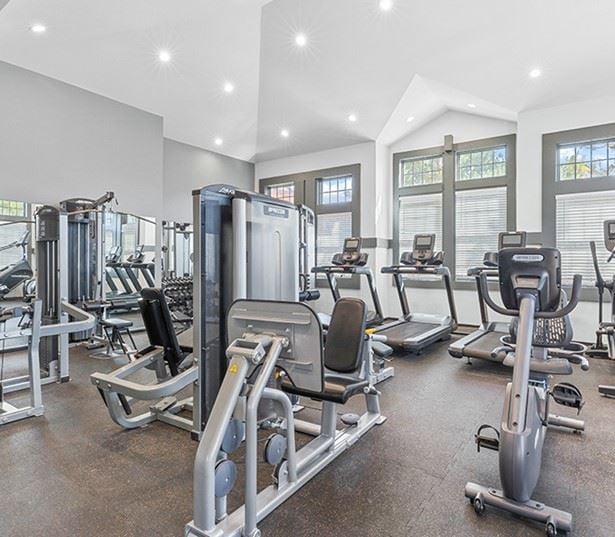 Southeast Aurora apartments for rent - The Sanctuary At Tallyn's Reach Fitness center