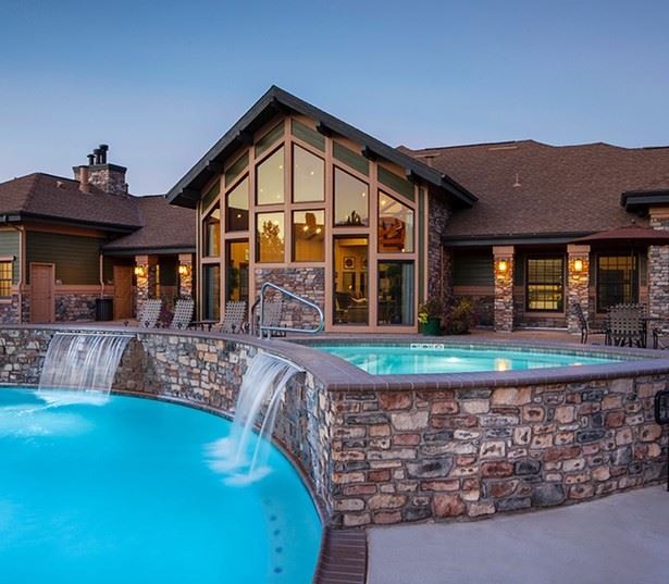Southlands apartments for rent - The Sanctuary At Tallyn's Reach Large swimming pool with sundeck
