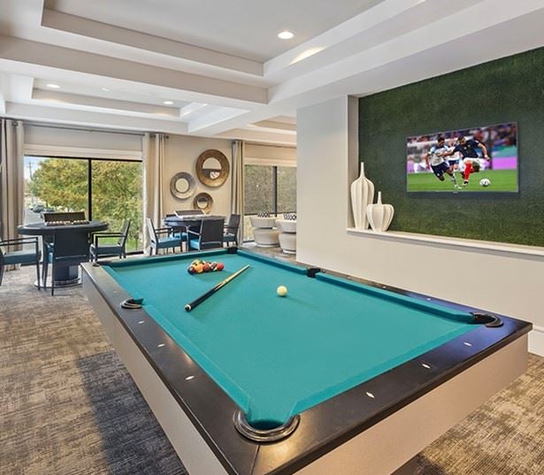 Uptown apartments for rent near Wells Fargo - Silos South End - Clubhouse with billiards table