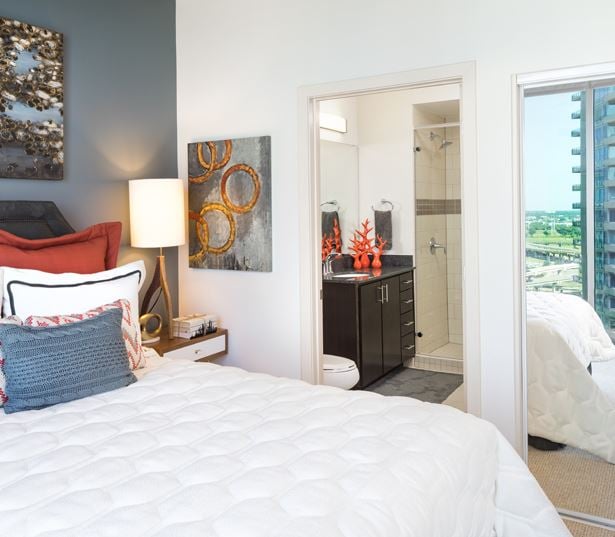 SkyHouse Dallas - bedroom - Park District Apartments near Klyde Warren Park