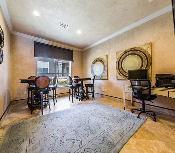 Tour the Gallery Apartments Near Hutto Lake Park, Hutto, TX