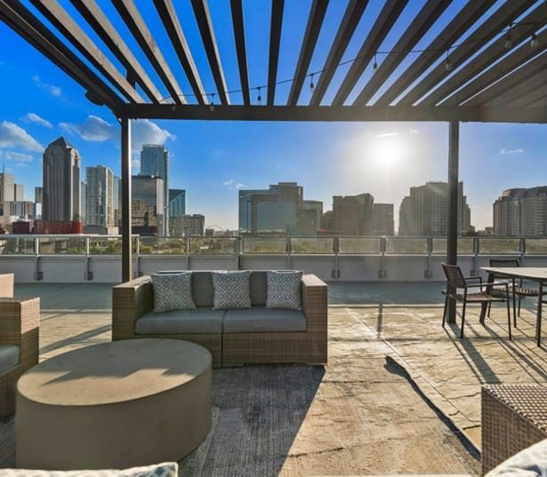 Stella Apartments for Rent in Uptown Dallas - Rooftop