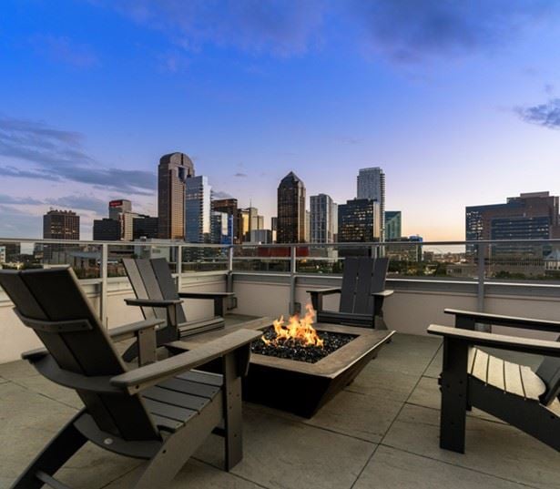 Uptown Dallas Apartments - Stella Apartments - Skyline Views