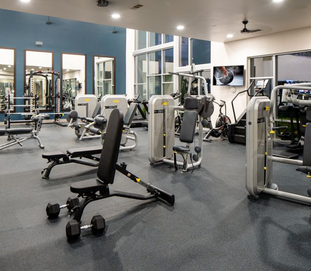 Strata Apartments - Fitness center - Apartments in Dallas TX