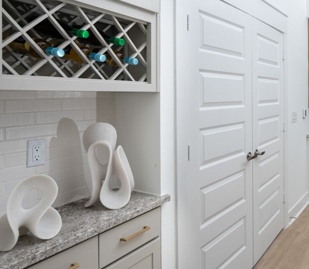 Renovated Apartments Available Now - Strata Apartments Dallas - Built-in bar